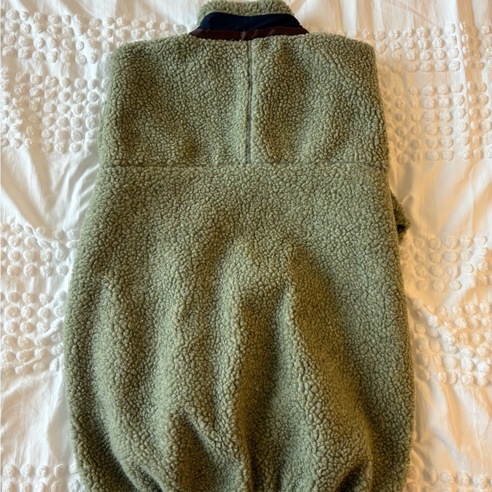 Patagonia Light Olive Green Retro-X Sherpa Fleece with Navy Logo Tag - Picture 5 of 6
